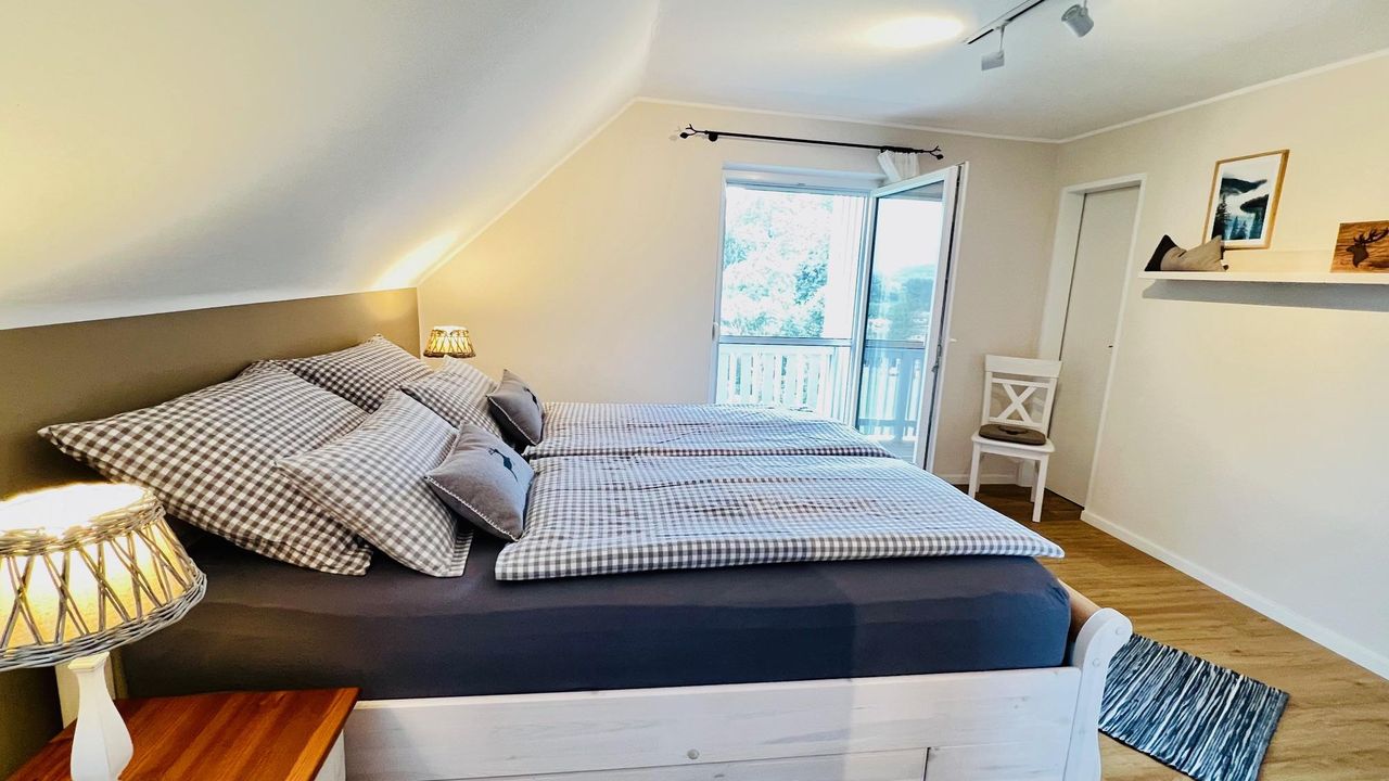 Schlafzimmer 1 Südseite Schlafzimmer 1 Südseite